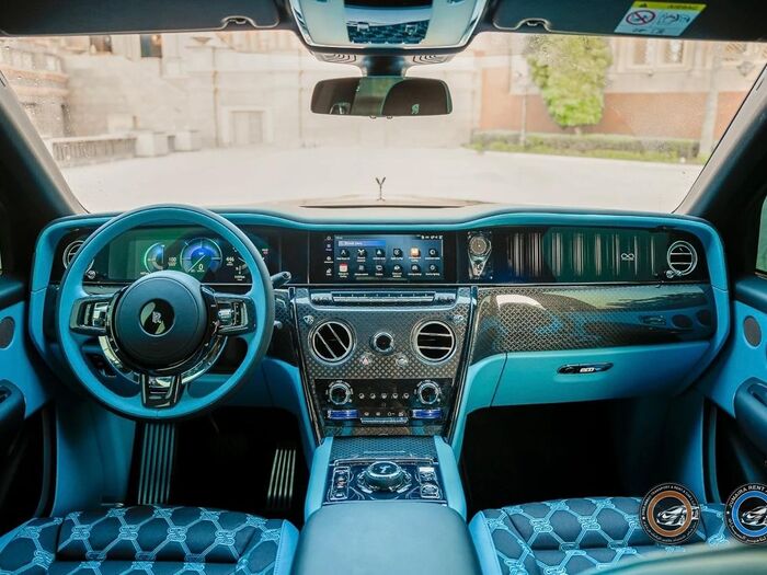 Rolls-Royce Cullinan interior