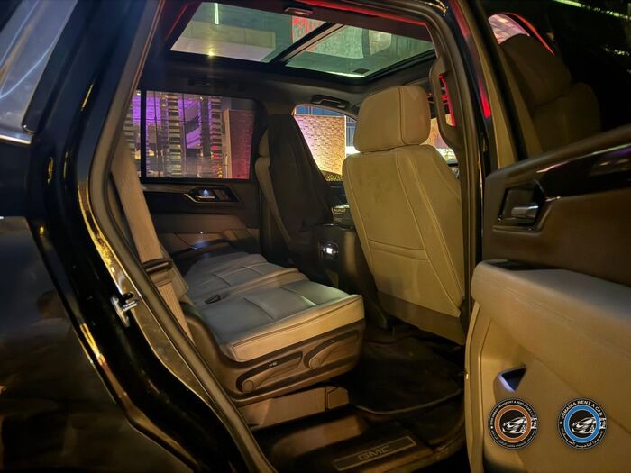 GMC Yukon interior